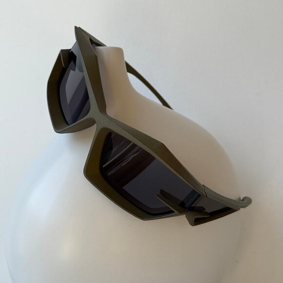 NEW Givenchy GV40049U Cut Mask Khaki Green Sunglasses